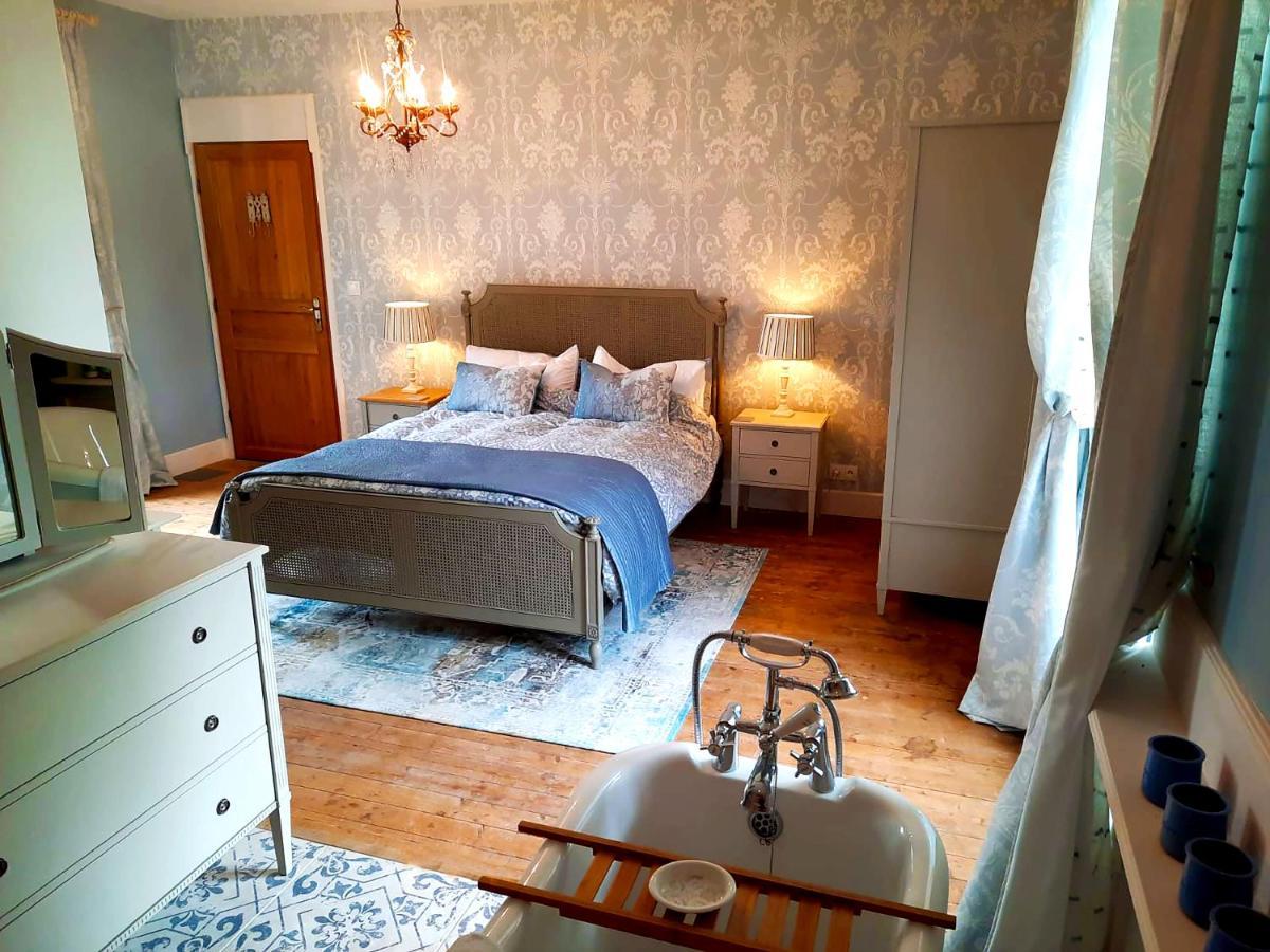 Logis De Tirac Bed & Breakfast Lorignac Екстериор снимка
