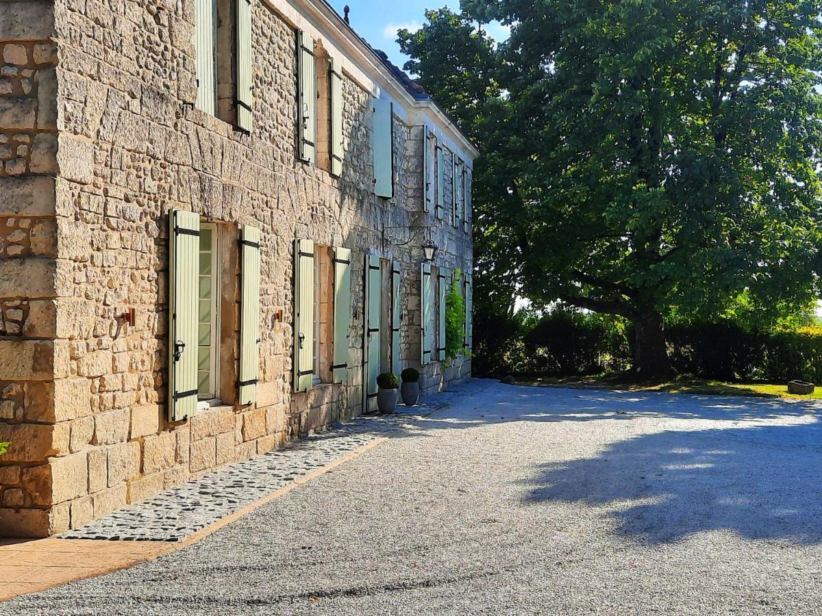 Logis De Tirac Bed & Breakfast Lorignac Екстериор снимка